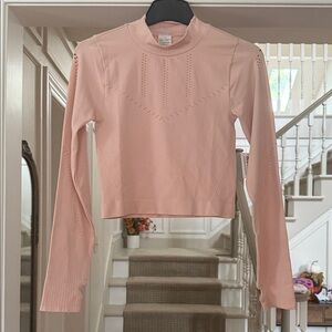 NWT Old Navy Seamless Go Dry Top